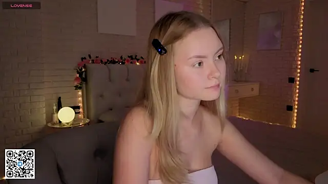 FlowersLover online show from September 2025 05:46:02 PM