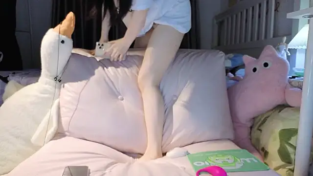 Snapshot of love-uiui chatting on October 2025 04:29:02 PM love-uiui online show from October 2025 04:29:02 PM