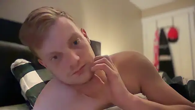 Snapshot of lustylyndon chatting on November 2025 03:11:01 PM lustylyndon online show from November 2025 03:11:01 PM