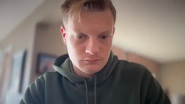 Snapshot of lustylyndon chatting on November 2025 06:09:02 PM lustylyndon online show from November 2025 06:09:02 PM