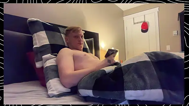 Snapshot of lustylyndon chatting on December 2025 07:37:01 AM lustylyndon online show from December 2025 07:37:01 AM