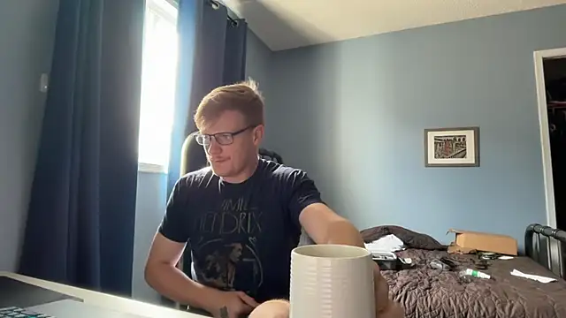 lustylyndon online show from July 2026 05:06:01 PM