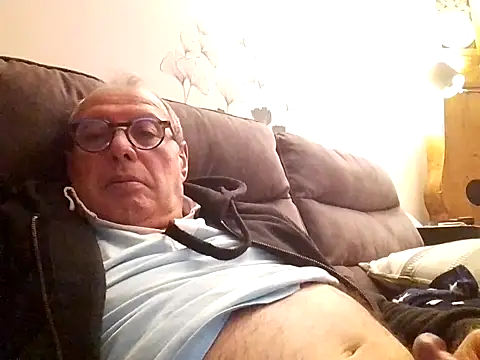 Vince072 online show from October 2025 06:38:02 PM