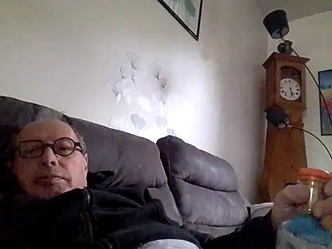 Vince072 online show from October 2025 06:34:02 AM