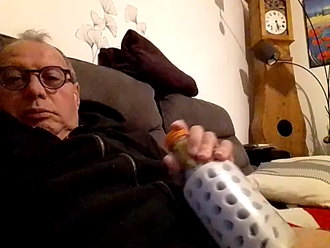 Vince072 online show from October 2025 05:07:02 AM