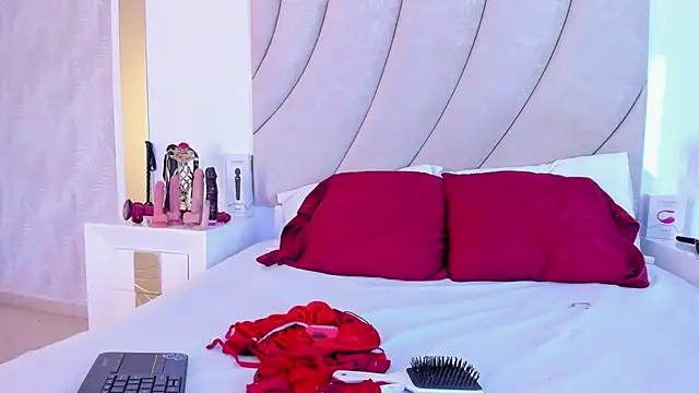 AnnahiBaker online show from September 2025 06:10:01 PM