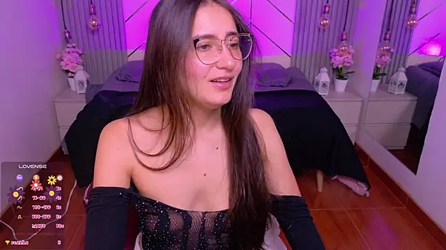 alesiamoore online show from June 2026 03:33:01 PM