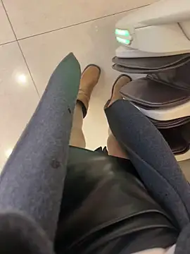 xiaoyuan01 online show from October 2025 02:23:02 AM