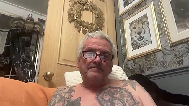 poggles online show from November 2025 09:47:02 PM