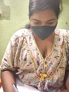 Snapshot of Liyaa_24 chatting on February 2026 05:00:02 PM Liyaa 24 online show from February 2026 05:00:02 PM