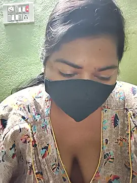 Snapshot of Liyaa_24 chatting on February 2026 04:33:01 PM Liyaa 24 online show from February 2026 04:33:01 PM