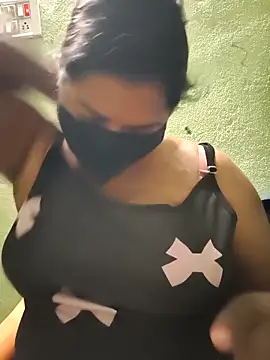 Snapshot of Liyaa_24 chatting on February 2026 04:57:01 PM Liyaa 24 online show from February 2026 04:57:01 PM