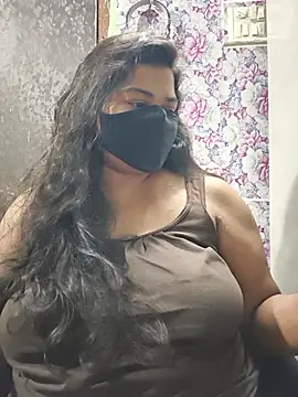 Liyaa 24 online show from May 2026 05:45:02 PM