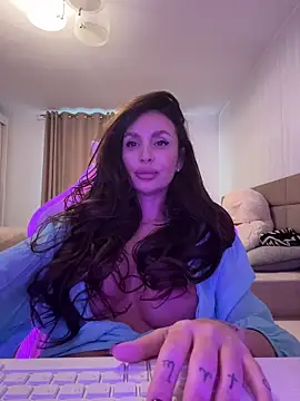 LunaBex online show from November 2025 07:16:01 AM