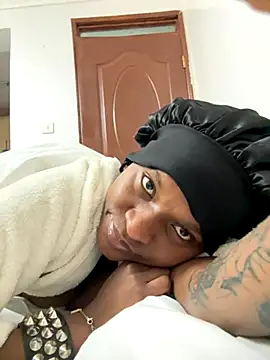 Snapshot of Lil-shawrie chatting on September 2025 10:38:02 AM Lil-shawrie online show from September 2025 10:38:02 AM