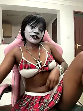 Snapshot of Lil-shawrie chatting on October 2025 04:43:01 AM Lil-shawrie online show from October 2025 04:43:01 AM