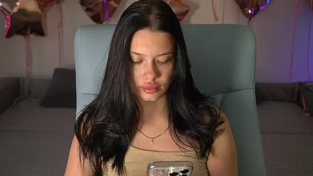 Snapshot of ReginaWine chatting on September 2025 03:24:01 PM ReginaWine online show from September 2025 03:24:01 PM