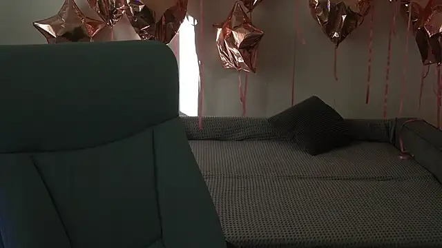 Snapshot of ReginaWine chatting on September 2025 06:15:02 AM ReginaWine online show from September 2025 06:15:02 AM