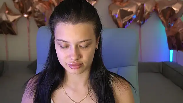 Snapshot of ReginaWine chatting on October 2025 01:29:02 PM ReginaWine online show from October 2025 01:29:02 PM