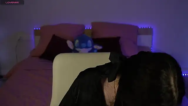 Snapshot of ReginaWine chatting on February 2026 08:32:01 AM ReginaWine online show from February 2026 08:32:01 AM