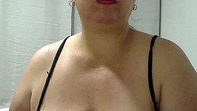 Snapshot of luciana69hot chatting on April 2026 01:49:02 PM luciana69hot online show from April 2026 01:49:02 PM
