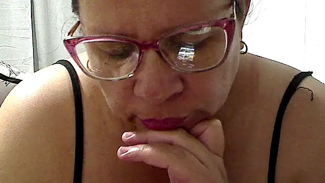 Snapshot of luciana69hot chatting on April 2026 08:31:01 PM luciana69hot online show from April 2026 08:31:01 PM
