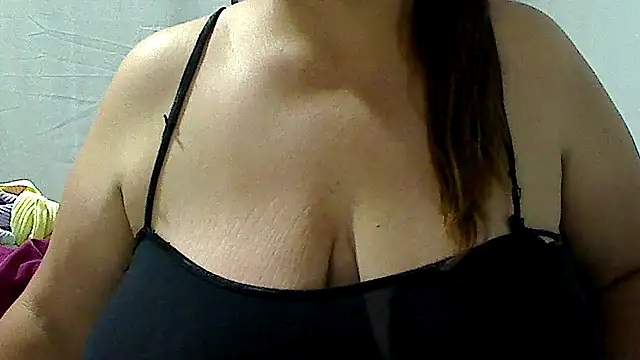 Snapshot of luciana69hot chatting on April 2026 10:56:02 PM luciana69hot online show from April 2026 10:56:02 PM