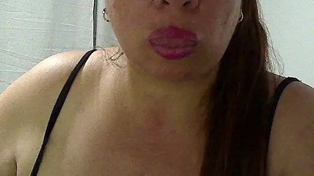 Snapshot of luciana69hot chatting on April 2026 08:57:02 PM luciana69hot online show from April 2026 08:57:02 PM