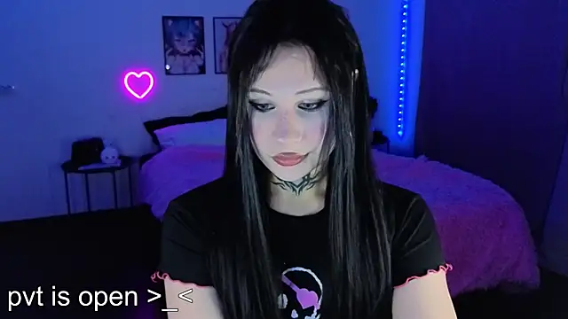 Snapshot of your_little_eva chatting on September 2025 09:06:02 PM your little eva online show from September 2025 09:06:02 PM