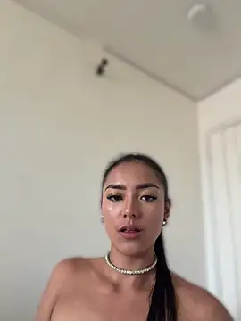 im-isabella online show from May 2026 09:11:02 PM