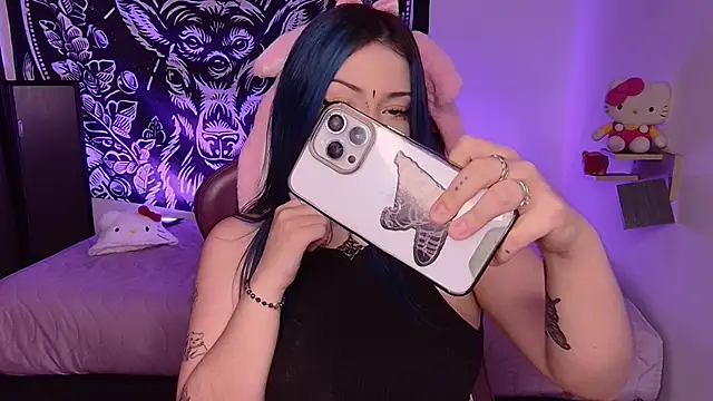 Snapshot of revenmiller_ chatting on September 2025 02:30:01 PM revenmiller online show from September 2025 02:30:01 PM