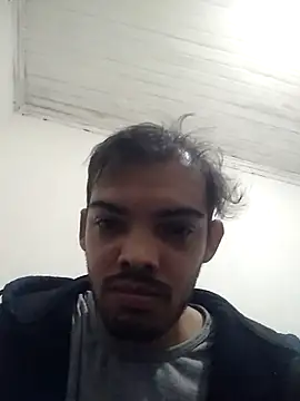 GuilhermeYuree online show from November 2025 12:56:01 AM