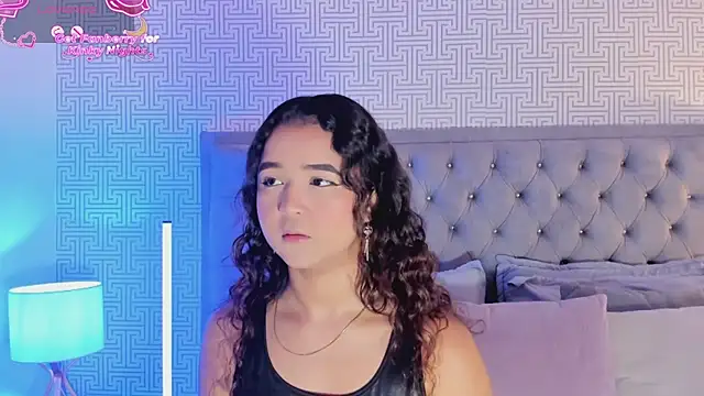 Evaa Lunna  online show from December 2025 08:27:01 PM