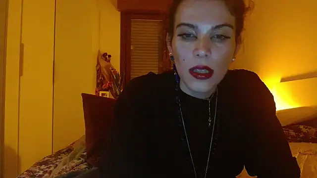 Snapshot of refem9 chatting on December 2025 06:24:02 PM refem9 online show from December 2025 06:24:02 PM