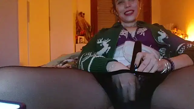 Snapshot of refem9 chatting on December 2025 09:21:02 PM refem9 online show from December 2025 09:21:02 PM