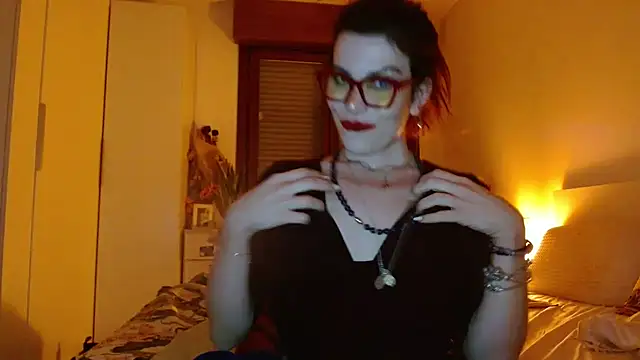 Snapshot of refem9 chatting on December 2025 07:20:01 PM refem9 online show from December 2025 07:20:01 PM