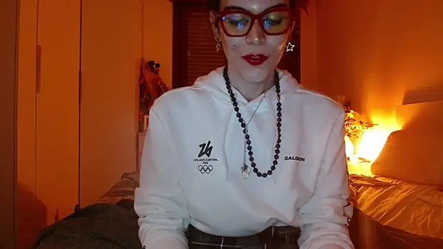 Snapshot of refem9 chatting on December 2025 08:16:02 PM refem9 online show from December 2025 08:16:02 PM