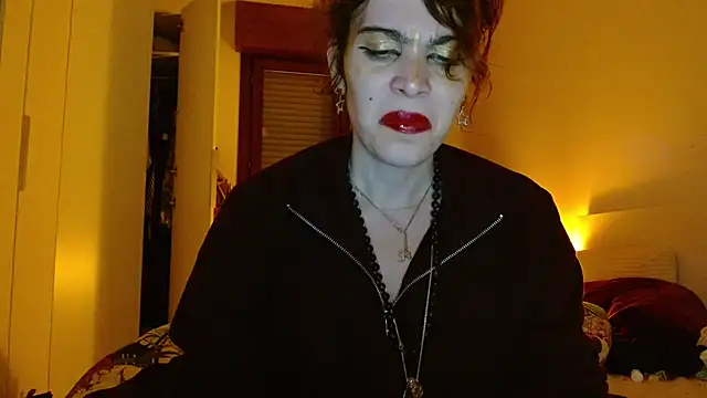 Snapshot of refem9 chatting on December 2025 07:00:01 PM refem9 online show from December 2025 07:00:01 PM