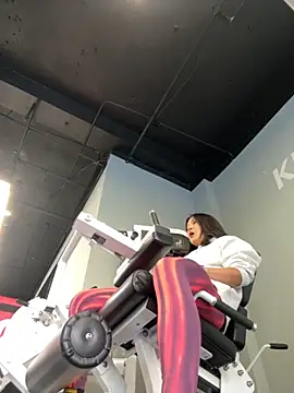 Ninazhang online show from November 2025 01:59:02 AM