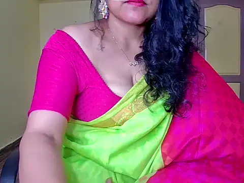 Snapshot of MasTANIYA chatting on October 2025 11:35:02 PM MasTANIYA online show from October 2025 11:35:02 PM