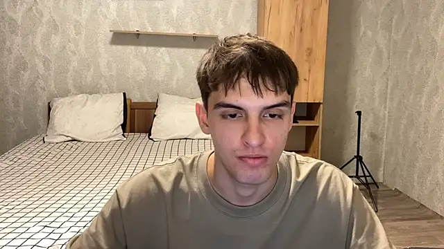 Snapshot of elliot_scott chatting on September 2025 05:03:02 PM elliot scott online show from September 2025 05:03:02 PM