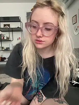 seeunexttuesday online show from November 2025 04:22:01 PM