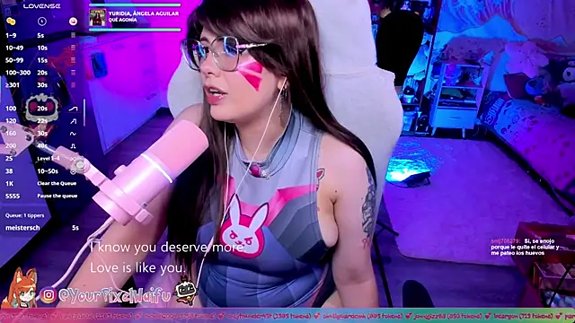 Snapshot of AlyssaRomanova chatting on September 2025 02:27:02 AM AlyssaRomanova online show from September 2025 02:27:02 AM