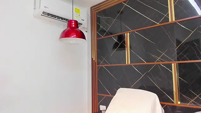 HannyThompson online show from February 2026 12:42:02 PM