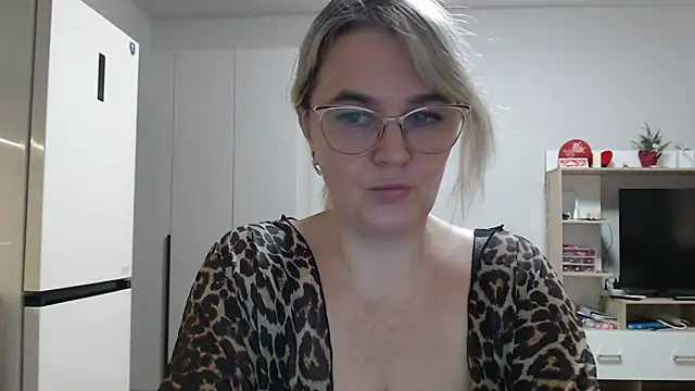 EleanoraDream online show from April 2026 10:57:01 AM