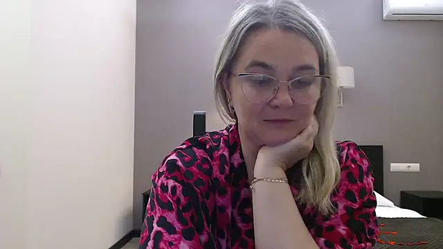 EleanoraDream online show from July 2026 06:43:02 PM
