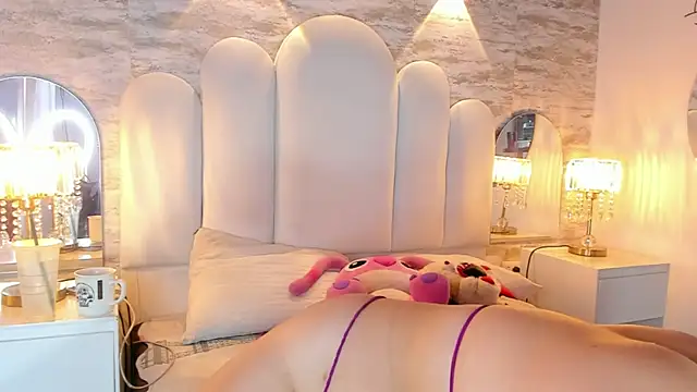 Yassy vazquez online show from February 2026 07:42:02 PM