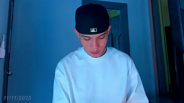 Snapshot of Sebax_Young chatting on November 2025 07:58:01 PM Sebax Young online show from November 2025 07:58:01 PM