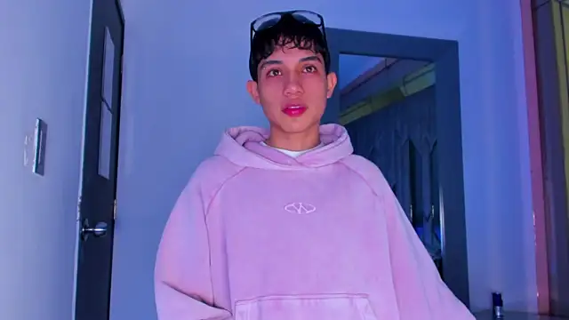 Sebax Young online show from March 2026 08:32:01 PM