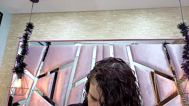 ThaliaCross online show from November 2025 07:46:02 PM